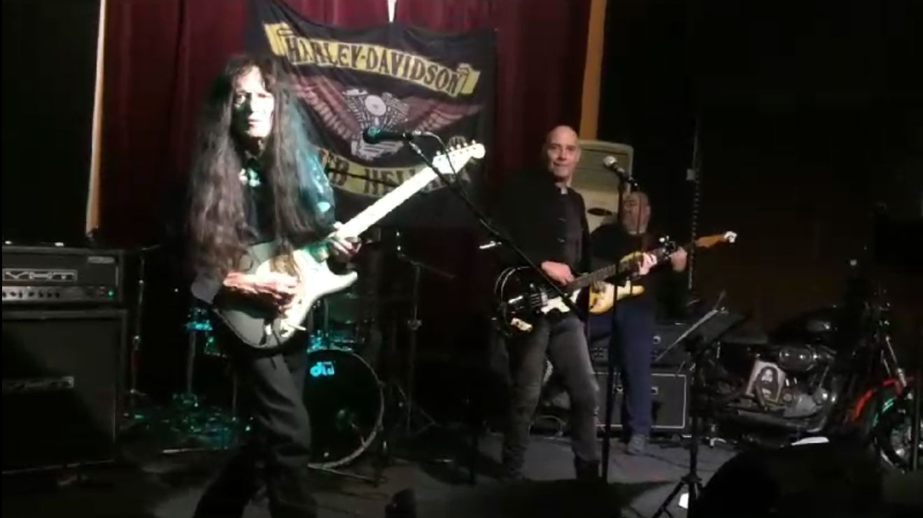 Live @ Harley Davidson Club